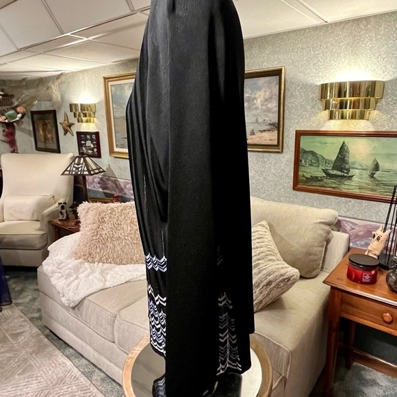 EXCLUSIVELY MISOOK Cardigan Sweater Size M Black Blue Gray Chevron Stripe Accent - Picture 4 of 16